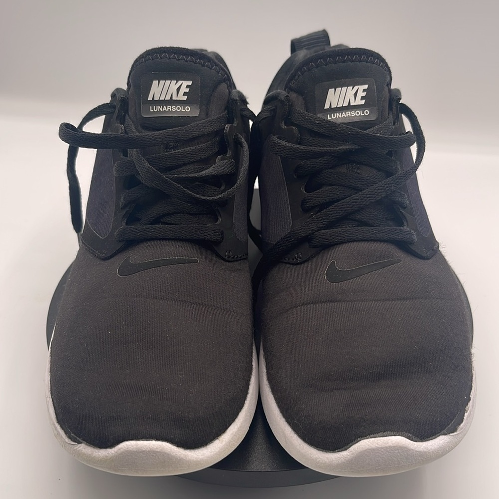 Nike Youth Lunarsolo Black Athletic 
Shoes size 5.5 Y  Boys - Picture 2 of 6